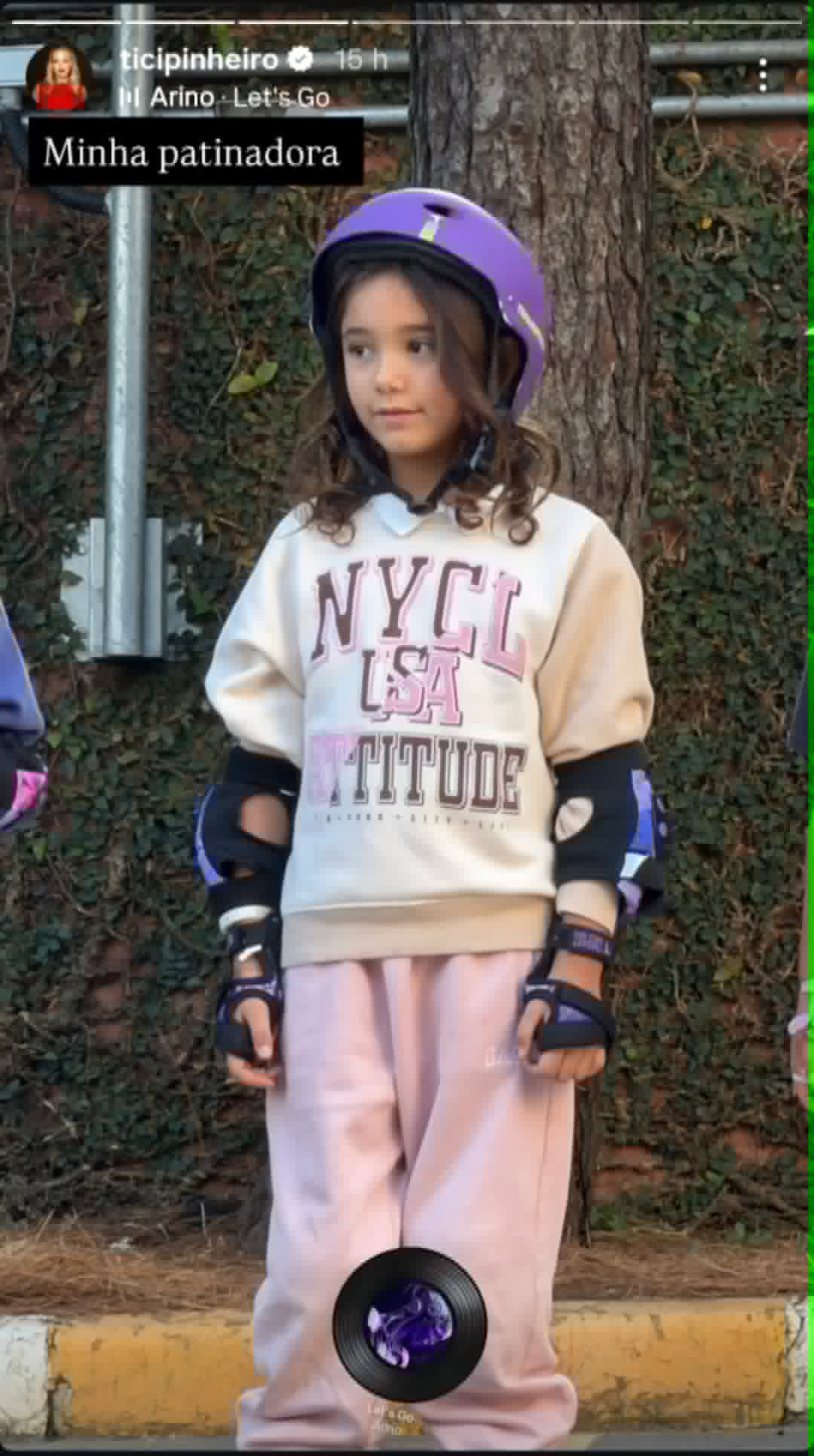 Ticiane Pinheiro mostra apresentação de patins da filha