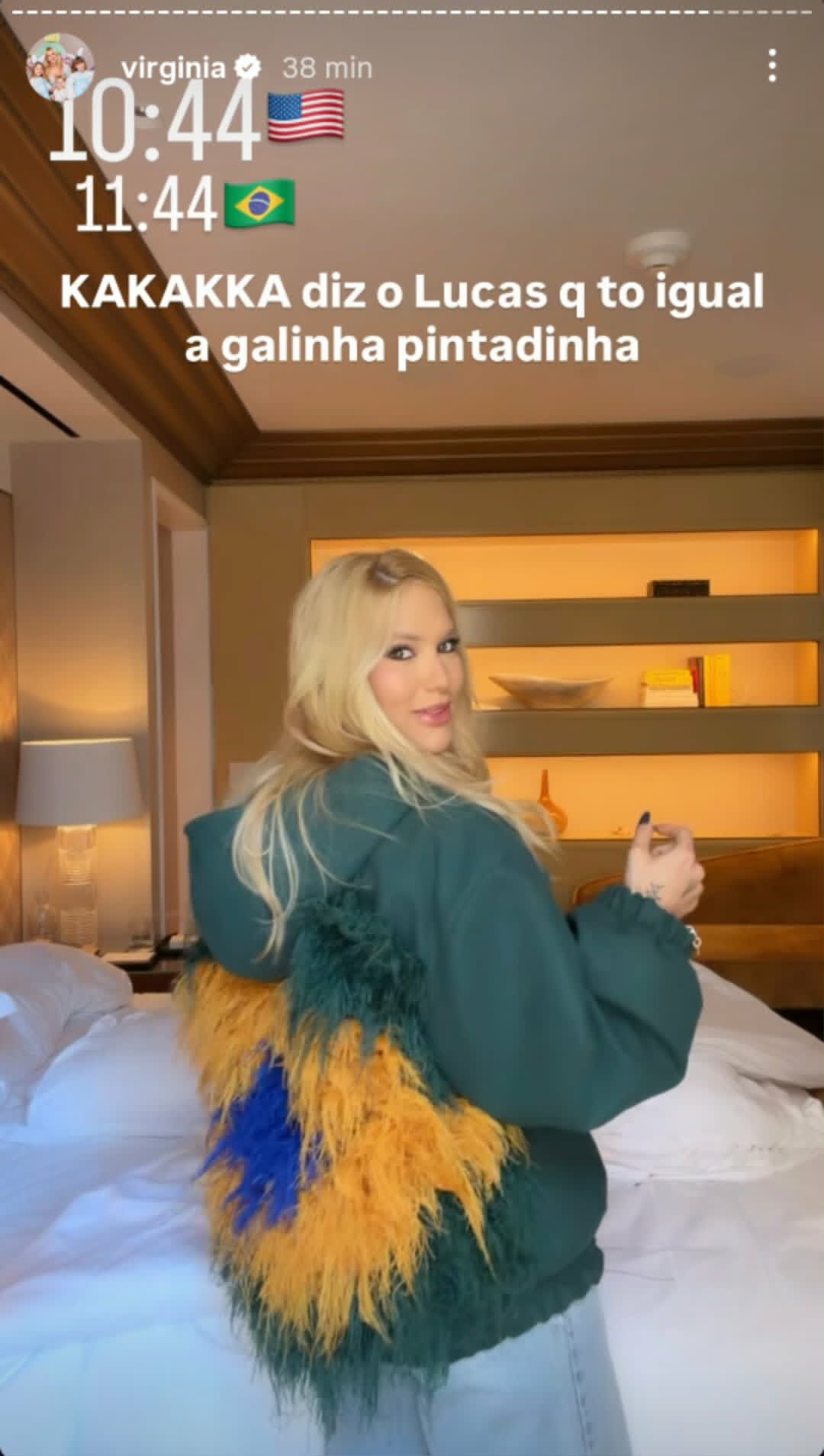 Virginia vira piada com jaqueta personalizada