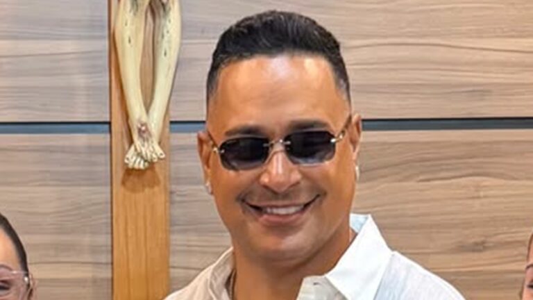 Xanddy encanta ao celebrar conquista especial ao lado de Carla Perez e dos filhos: ‘Família linda’