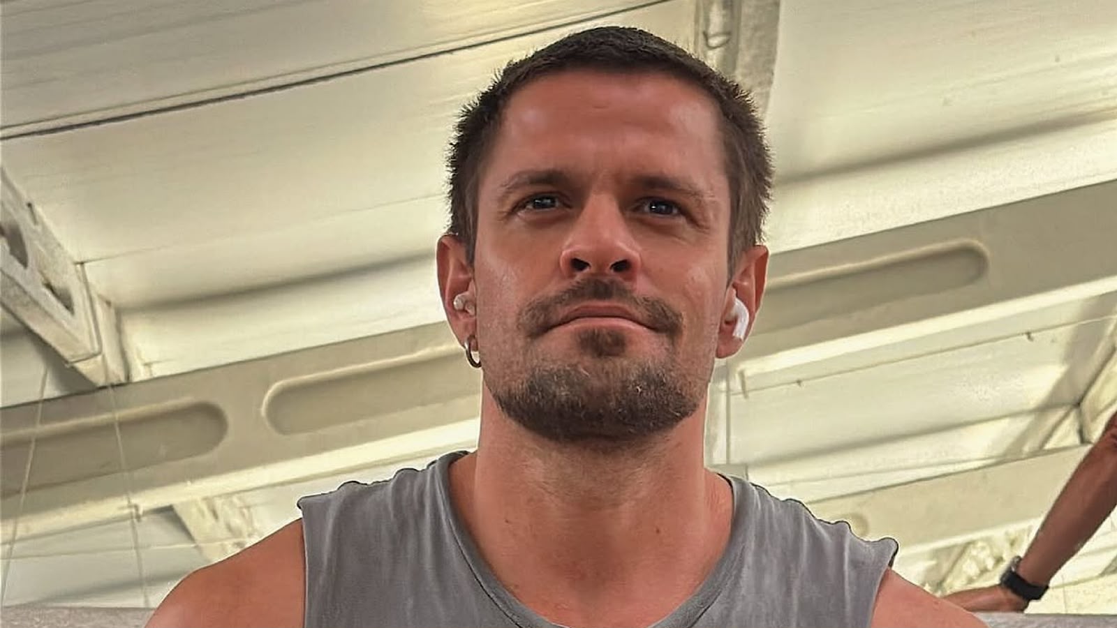 Alejandro Claveaux é o ator mencionado no texto - Foto: Reprodução/Instagram @alejandroclaveaux