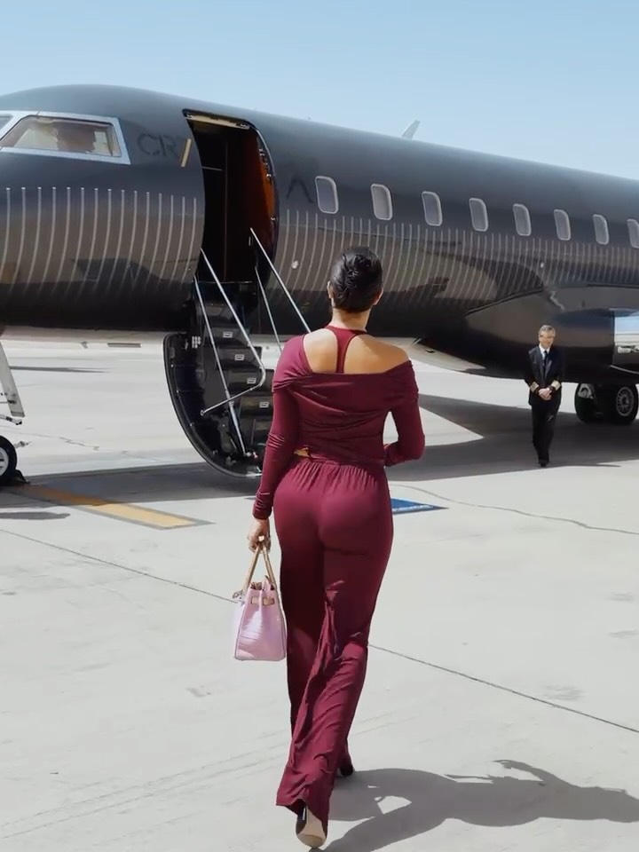 Georgina Rodríguez mostra interior de jatinho da família com Cristiano Ronaldo — Foto: Reprodução/Instagram