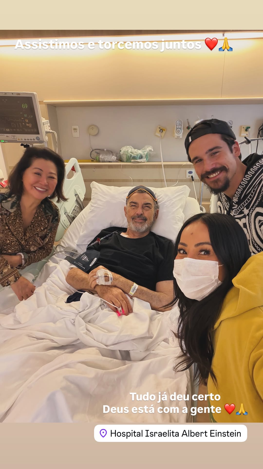 Sabrina Sato com a família — Foto: Reprodução/Instagram