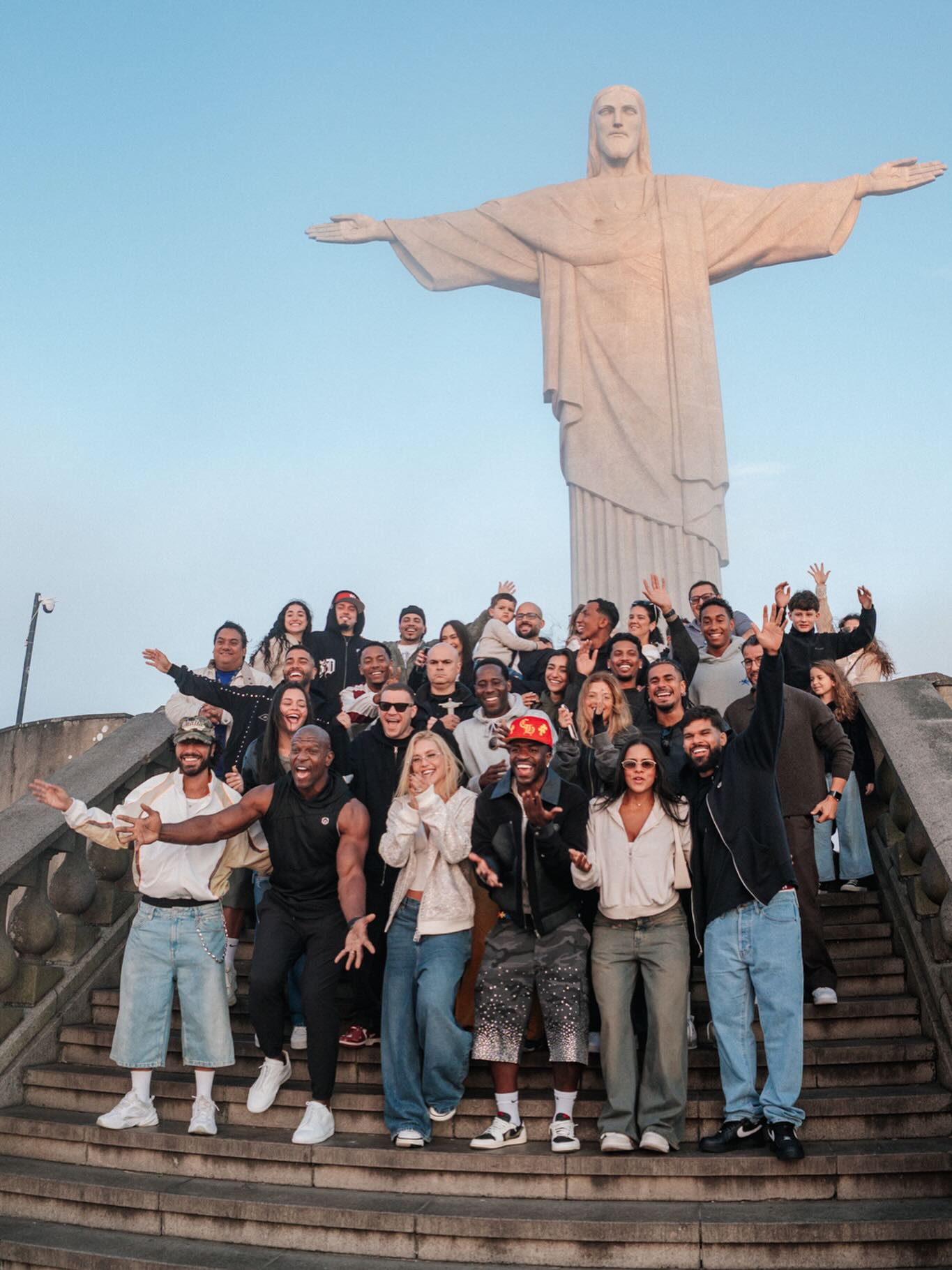Virginia, Vini Jr e amigos - Foto: Reprodução / Instagram @virginia