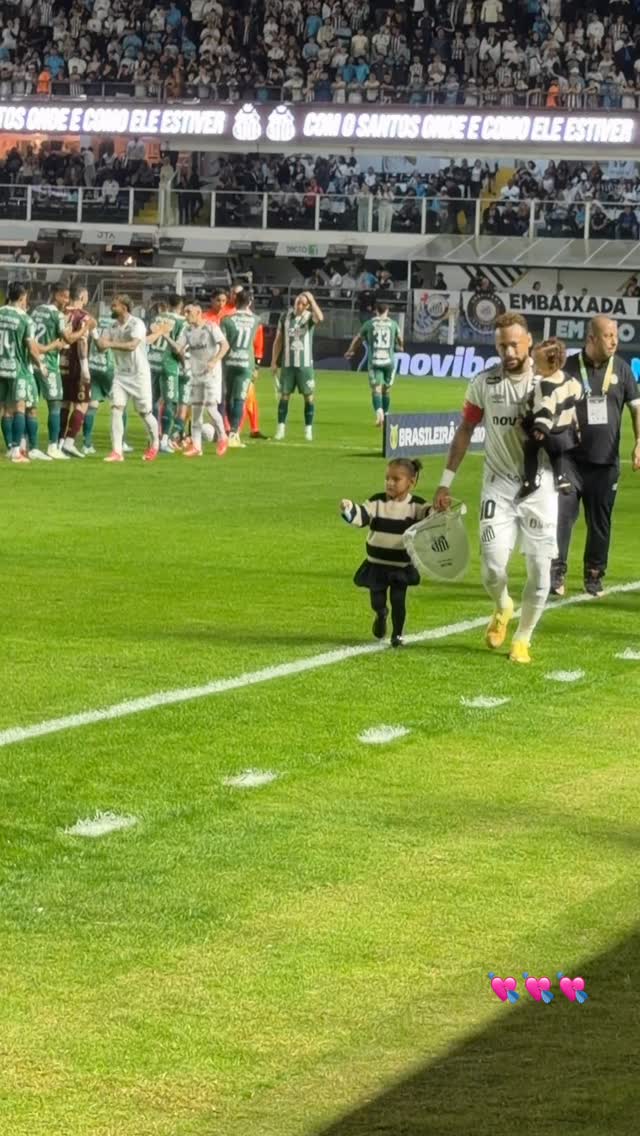 Neymar com Mavie e Mel — Foto: Reprodução/ Instagram