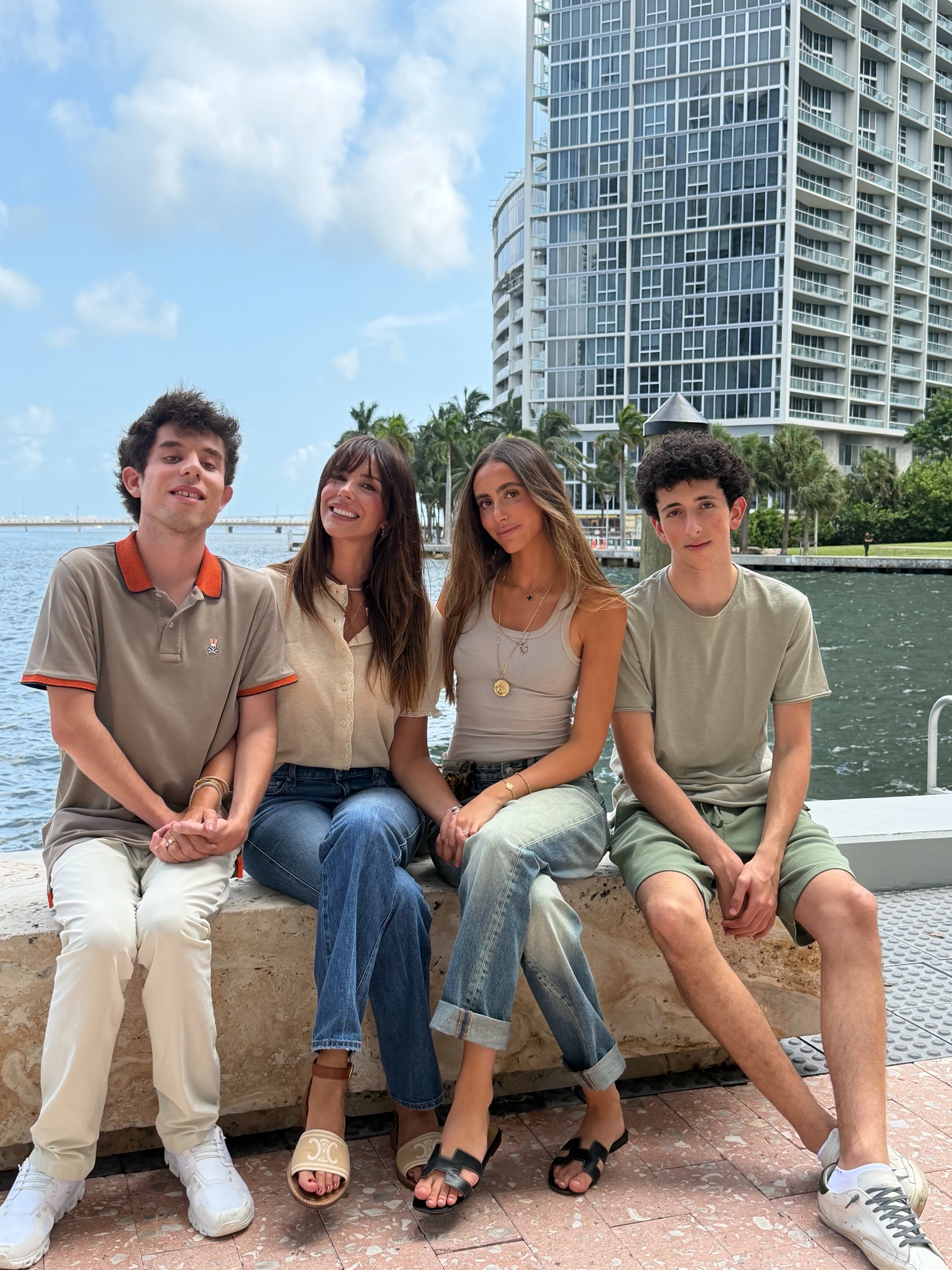 Suzana Gullo com os filhos: Romeo, Donatella e Stefano — Foto: Reprodução/Instagram