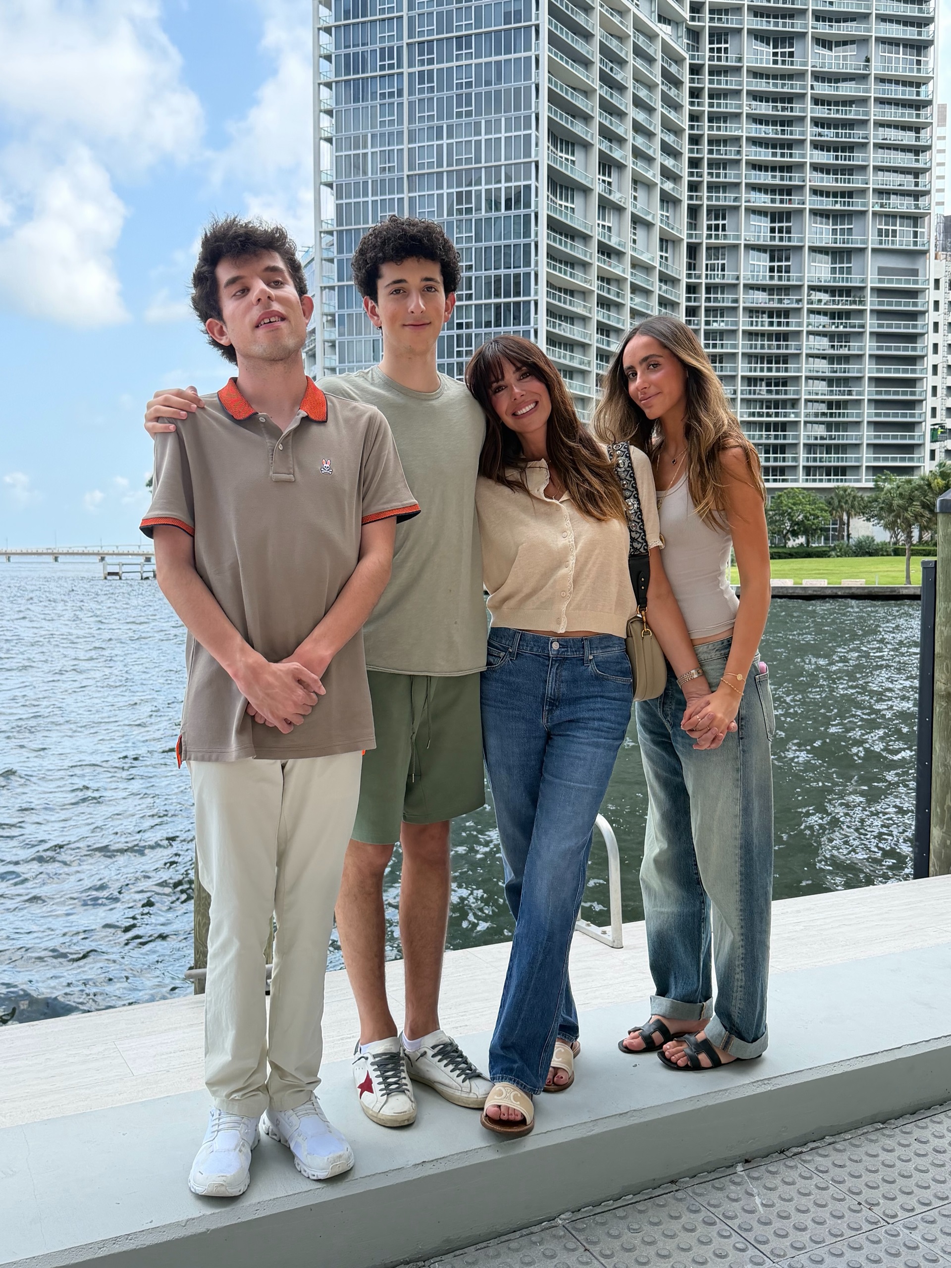 Suzana Gullo com os filhos: Romeo, Donatella e Stefano — Foto: Reprodução/Instagram
