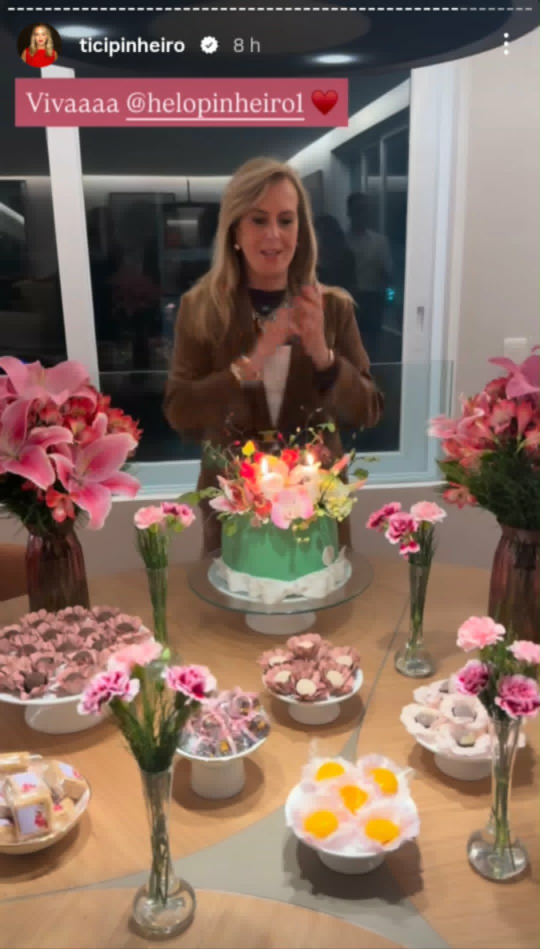 Helô Pinheiro comemora seu aniversário no apartamento de Ticiane Pinheiro no RJ - Foto: Reprodução/Instagram