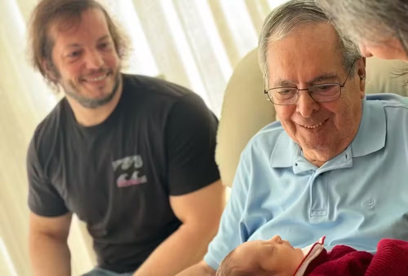 Benedito Ruy Barbosa visita a bisneta em 2024 - Foto: Instagram