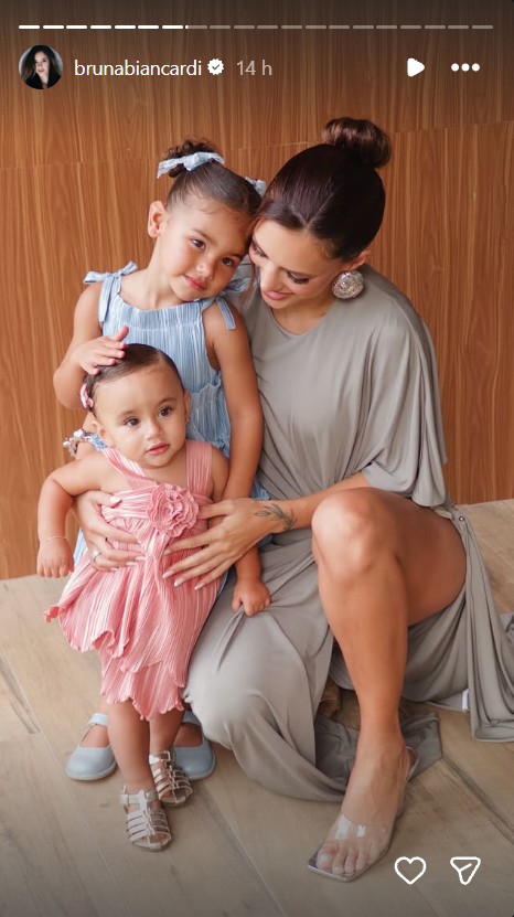 Bruna Biancardi com as filhas, Mavie e Mel - Foto: Reprodução / Instagram @brunabiancardi 