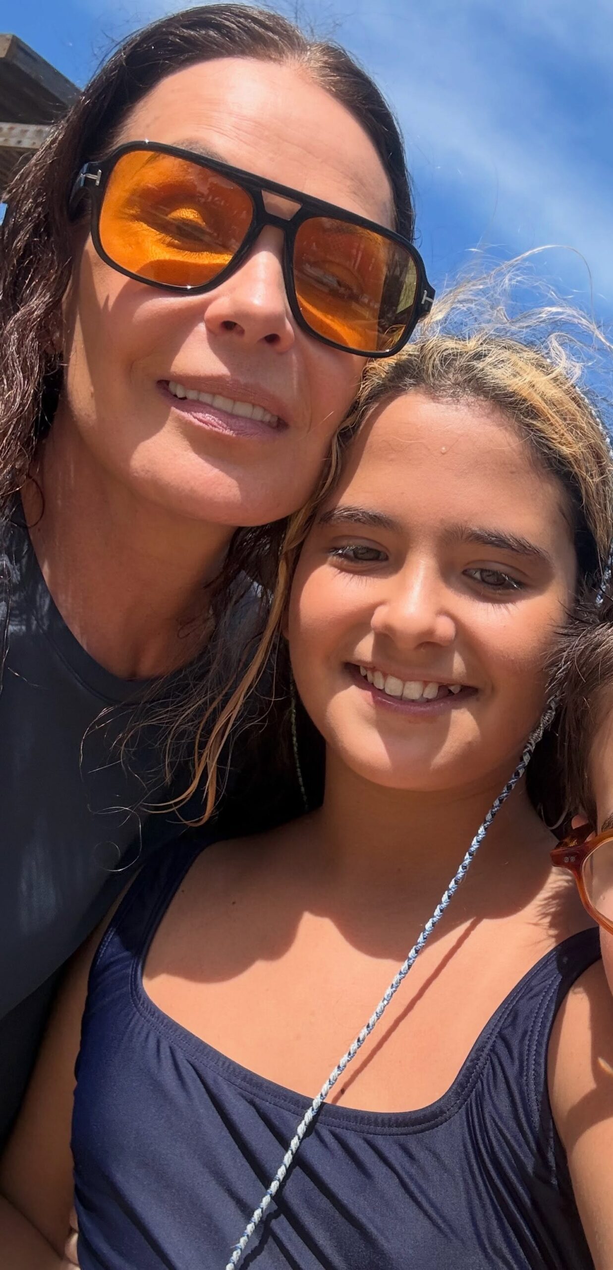 Carolina Ferraz com a filha caçula, Isabel - Foto: Reprodução / Instagram @carolinaferraz 