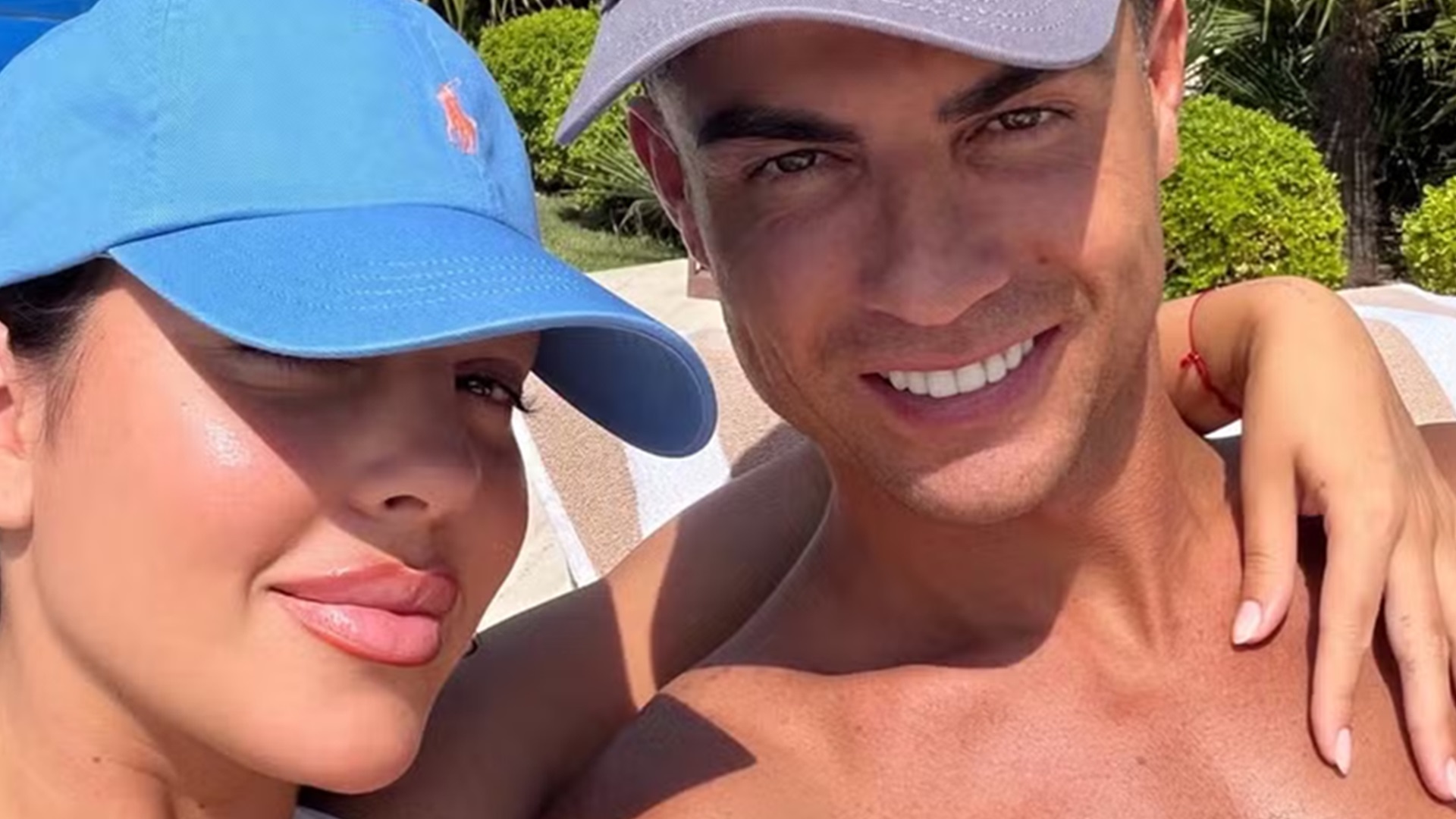 Georgina Rodríguez posa com Cristiano Ronaldo — Foto: Reprodução Instagram