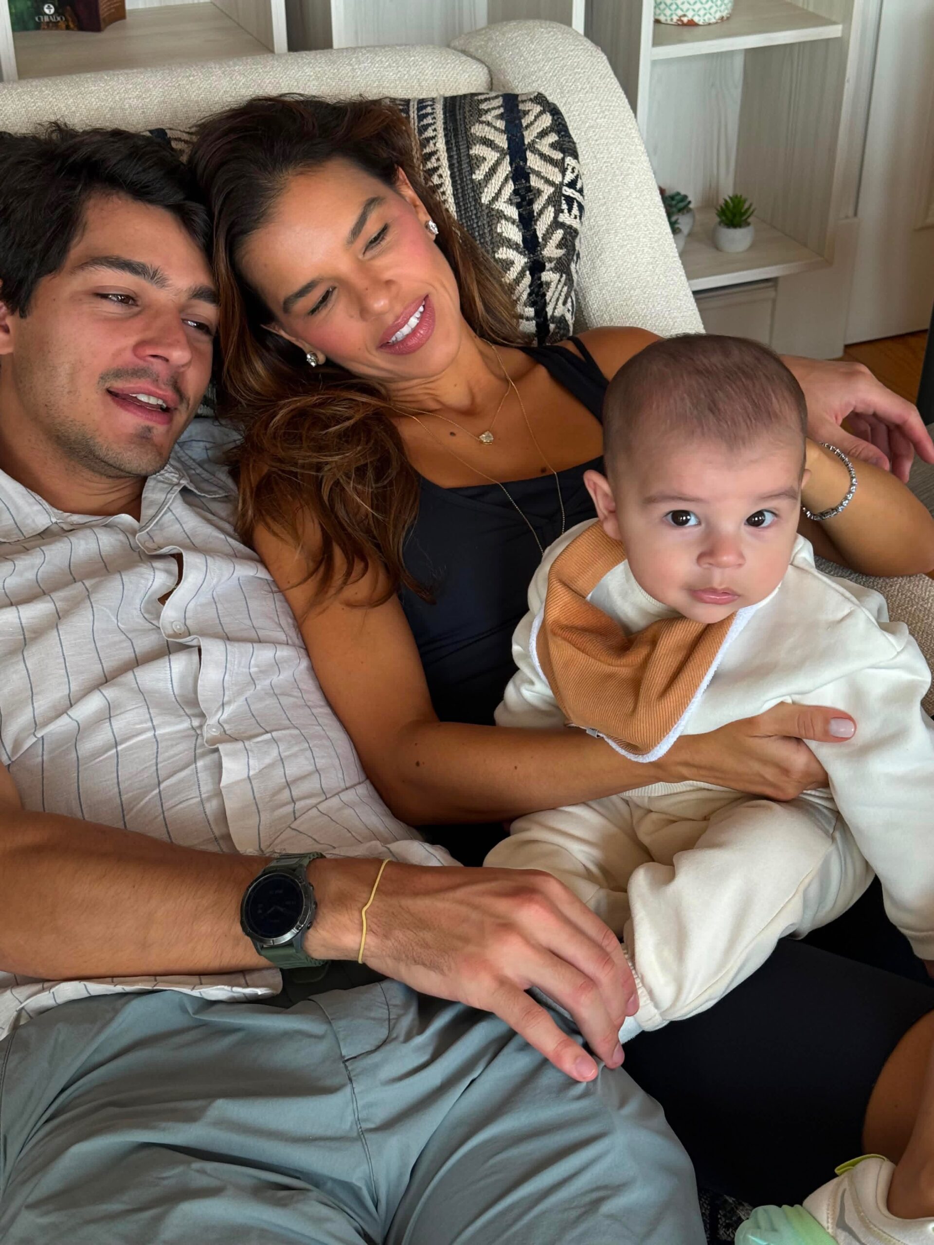Mariana Rios com o noivo, Juca Diniz, e o filho do casal, Palo - Foto: Reprodução / Instagram @jucaddavila