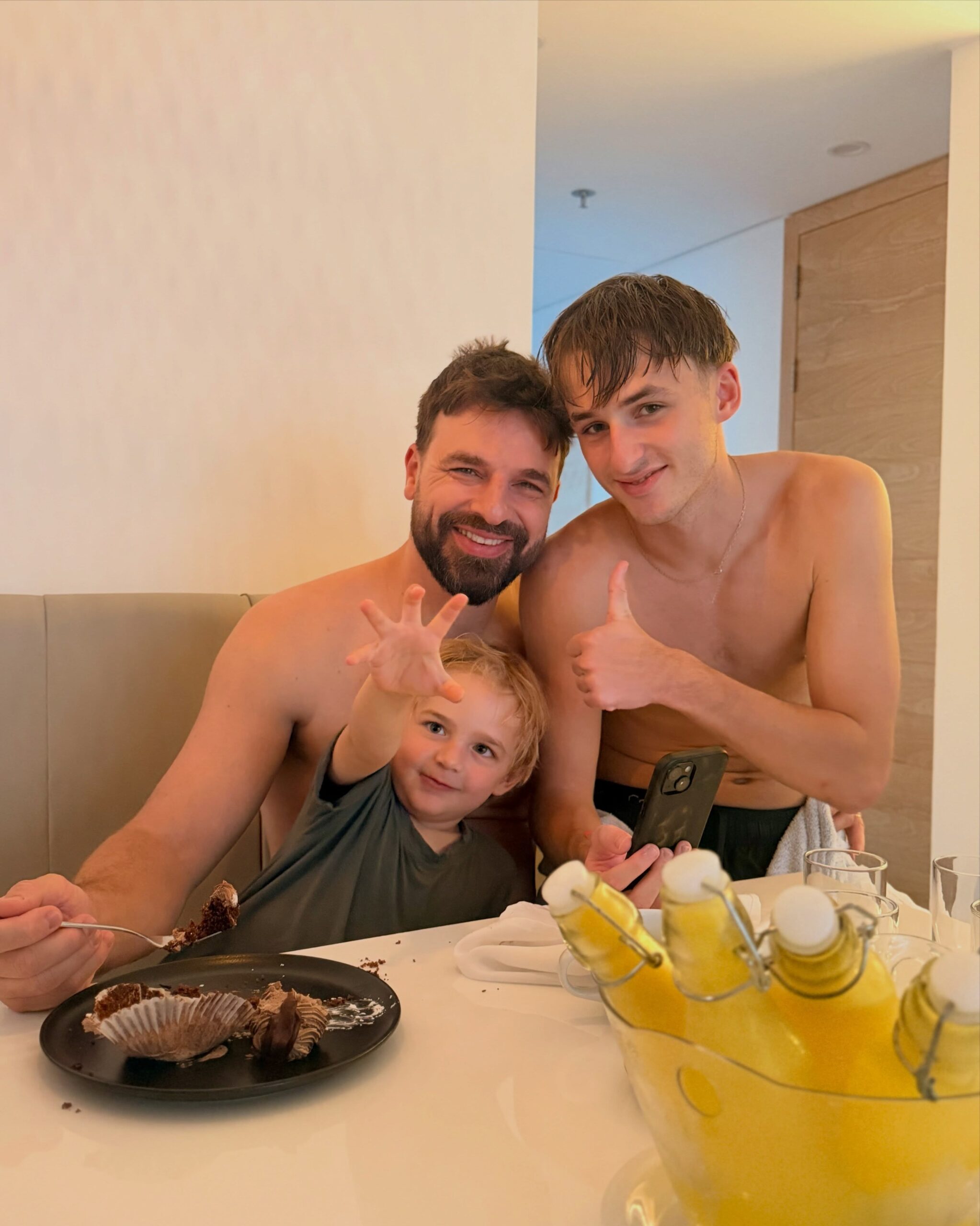 Cássio Reis com os filhos, Romeo e Noah - Foto: Reprodução / Instagram @cassioreis 