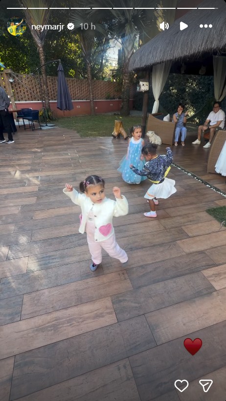 Neymar Jr mostra as filhas e a afilhada dançando - Foto: Reprodução / Instagram @neymarjr