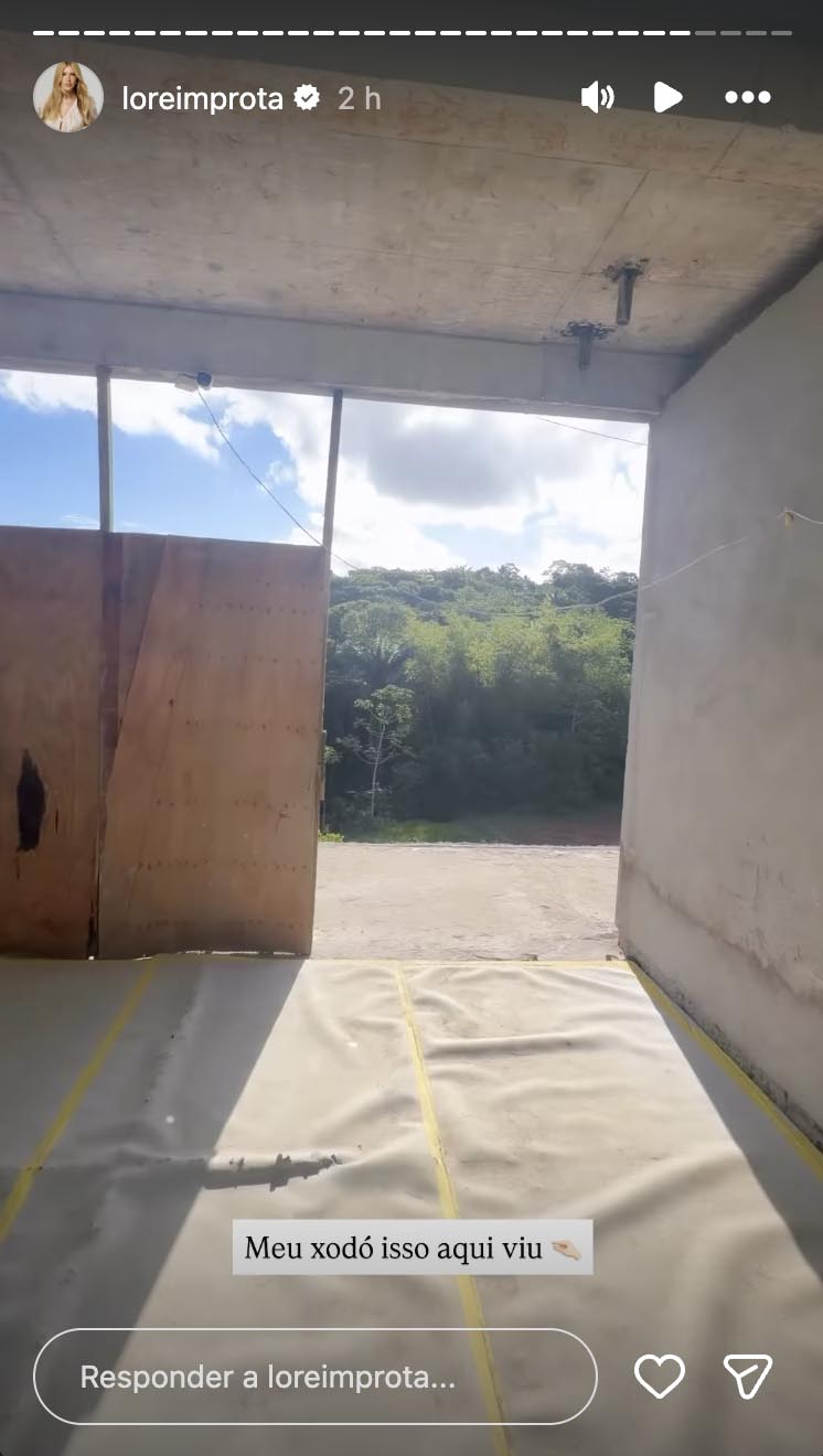 Lore Improta mostra a obra em sua mansão - Foto: Reprodução / Instagram