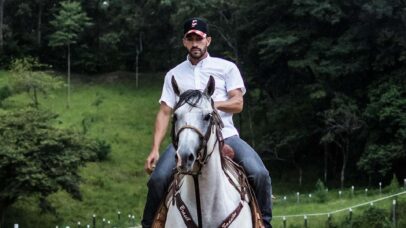Jogador brasileiro com passagem pelo Real Madrid mantém fazenda de luxo com cavalos que podem valer R$ 1 milhão