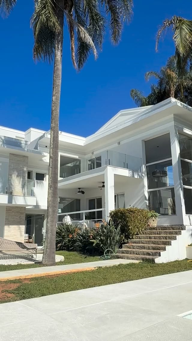 Carla Diaz mostra fachada de sua mansão - Foto: Reprodução / Instagram @carladiaz