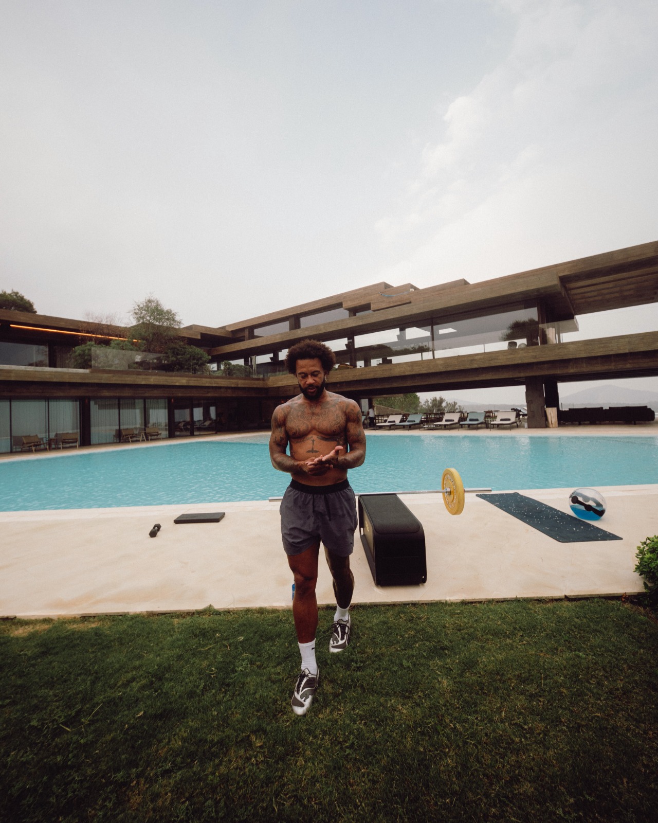 Memphis Depay em Ibiza - Foto: Reprodução / Instagram @memphisdepay 