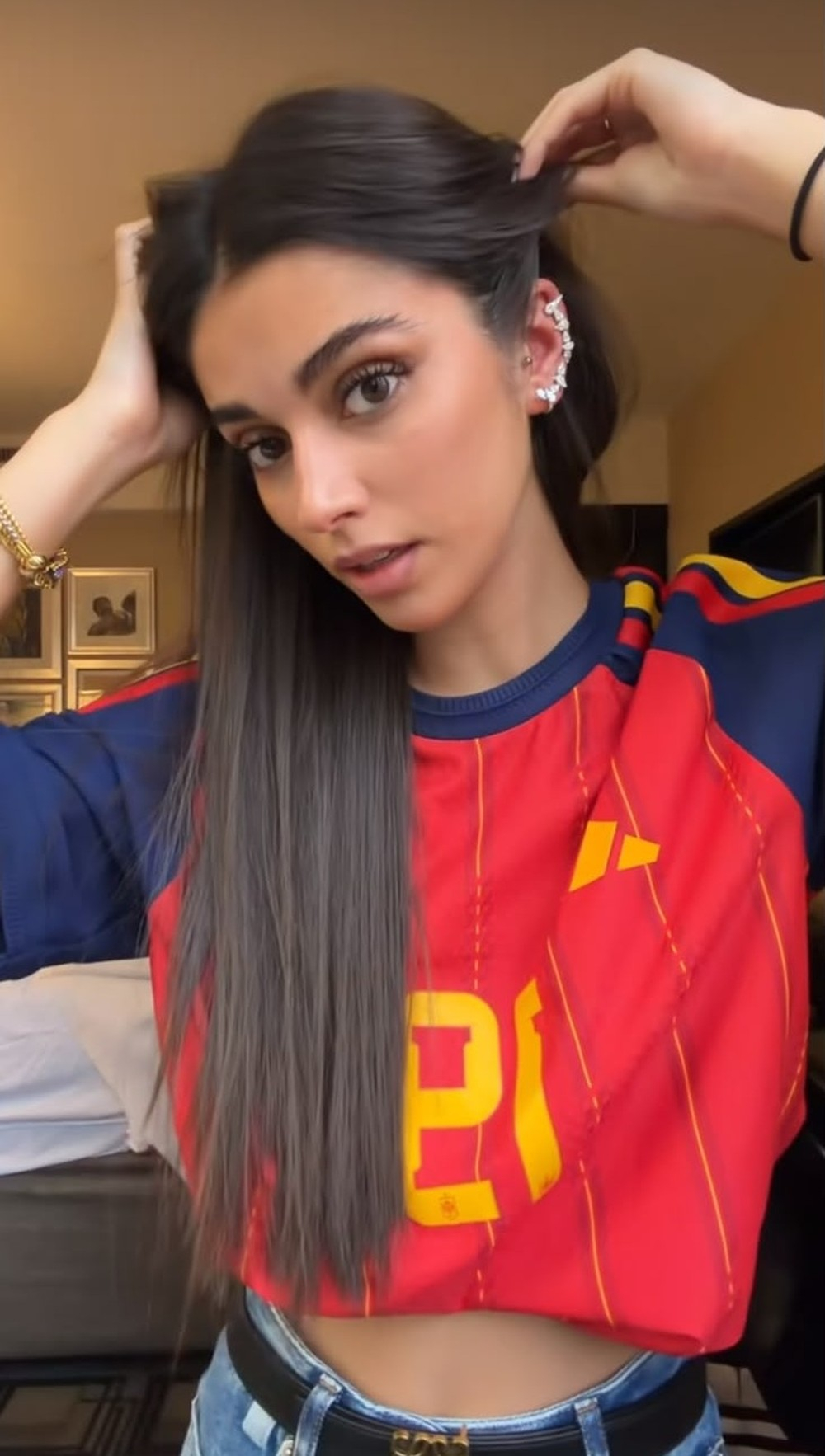 Inés Garcia, namorada de Lamine Yamal, mostra look para a final da Copa do Mundo - Foto: Reprodução / TikTok @inesitii