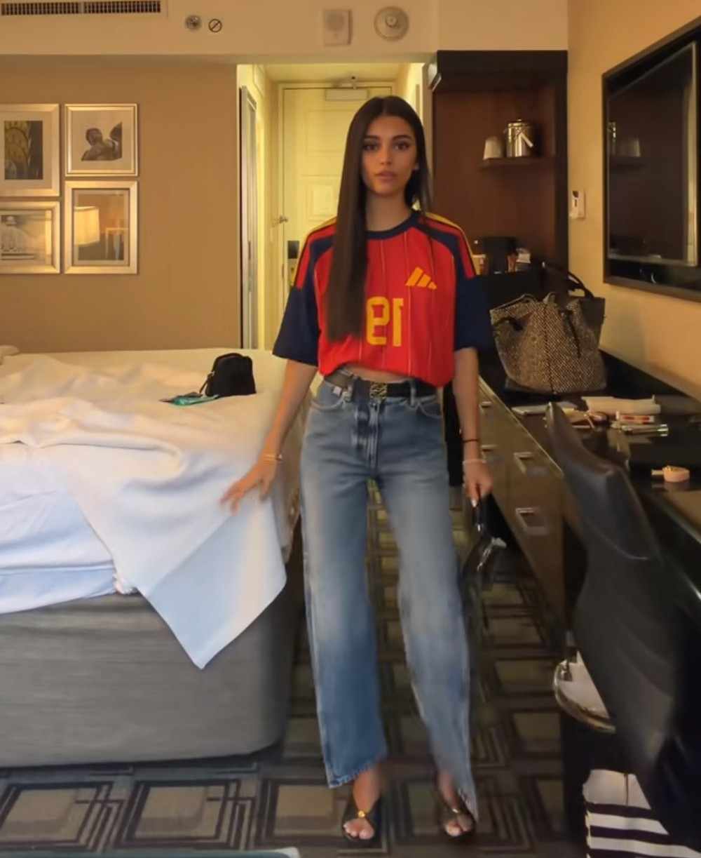 Inés Garcia, namorada de Lamine Yamal, mostra look para a final da Copa do Mundo - Foto: Reprodução / TikTok @inesitii