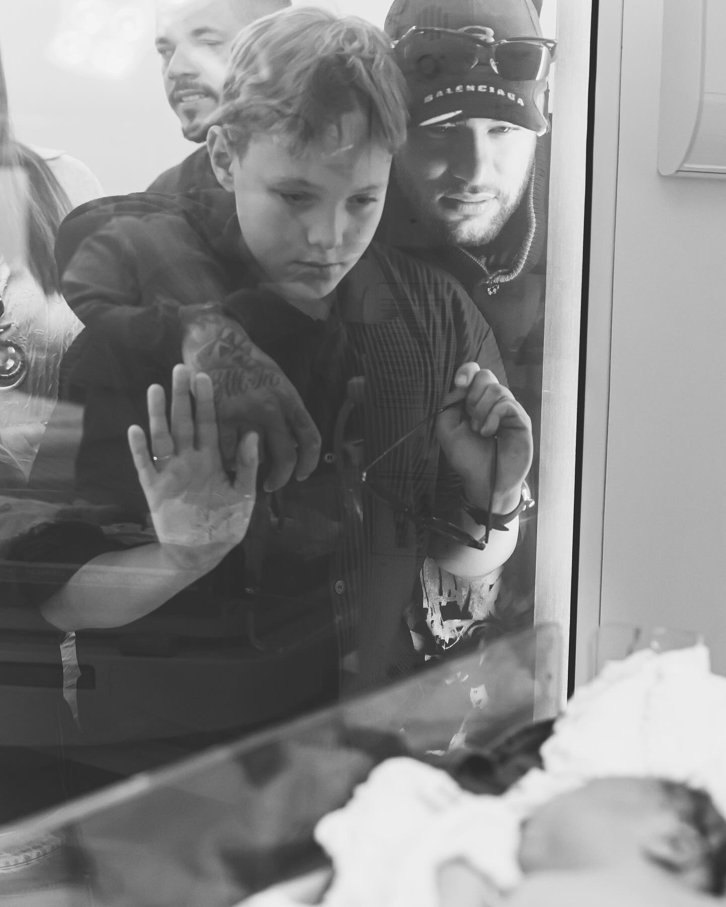 Neymar Jr e Davi Lucca no nascimento de Helena - Foto: Reprodução / Instagram @neymarjr