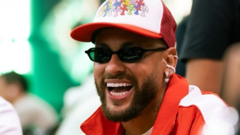 Após críticas, Neymar posta fotos em torneio de poker e dispara: 'A vida é uma piada'