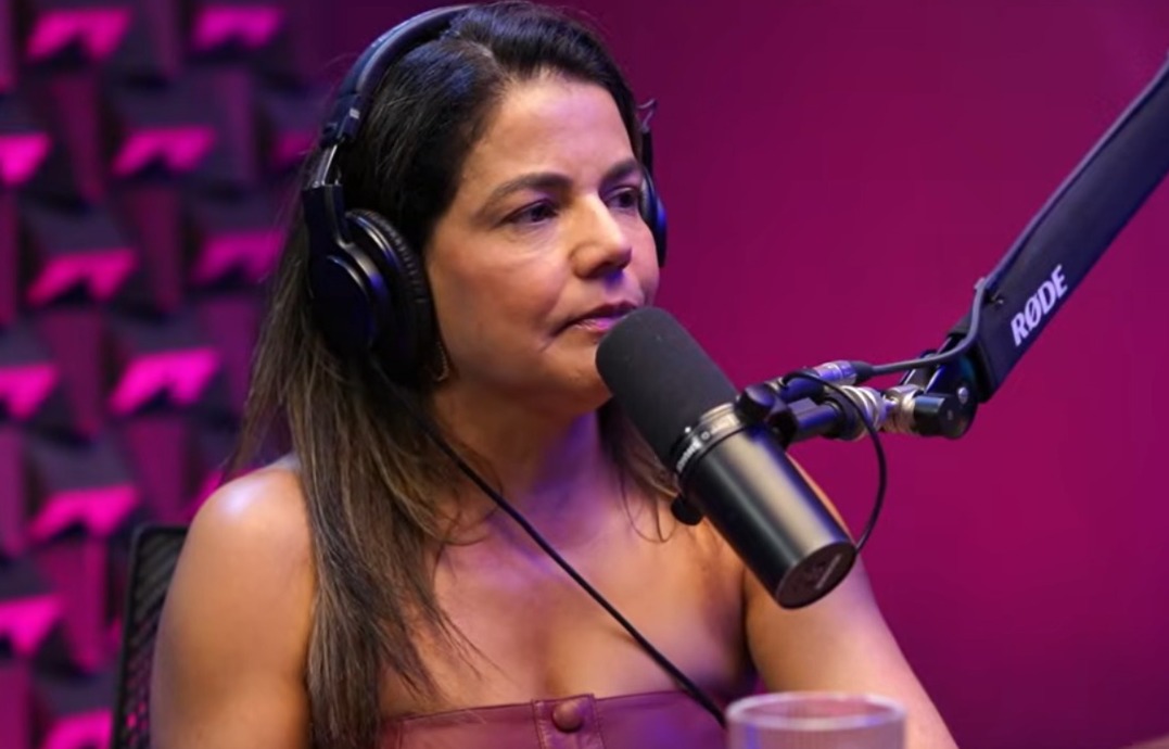 Nivea Stelmann no podcast Papagaio Falante - Foto: Reprodução / YouTube