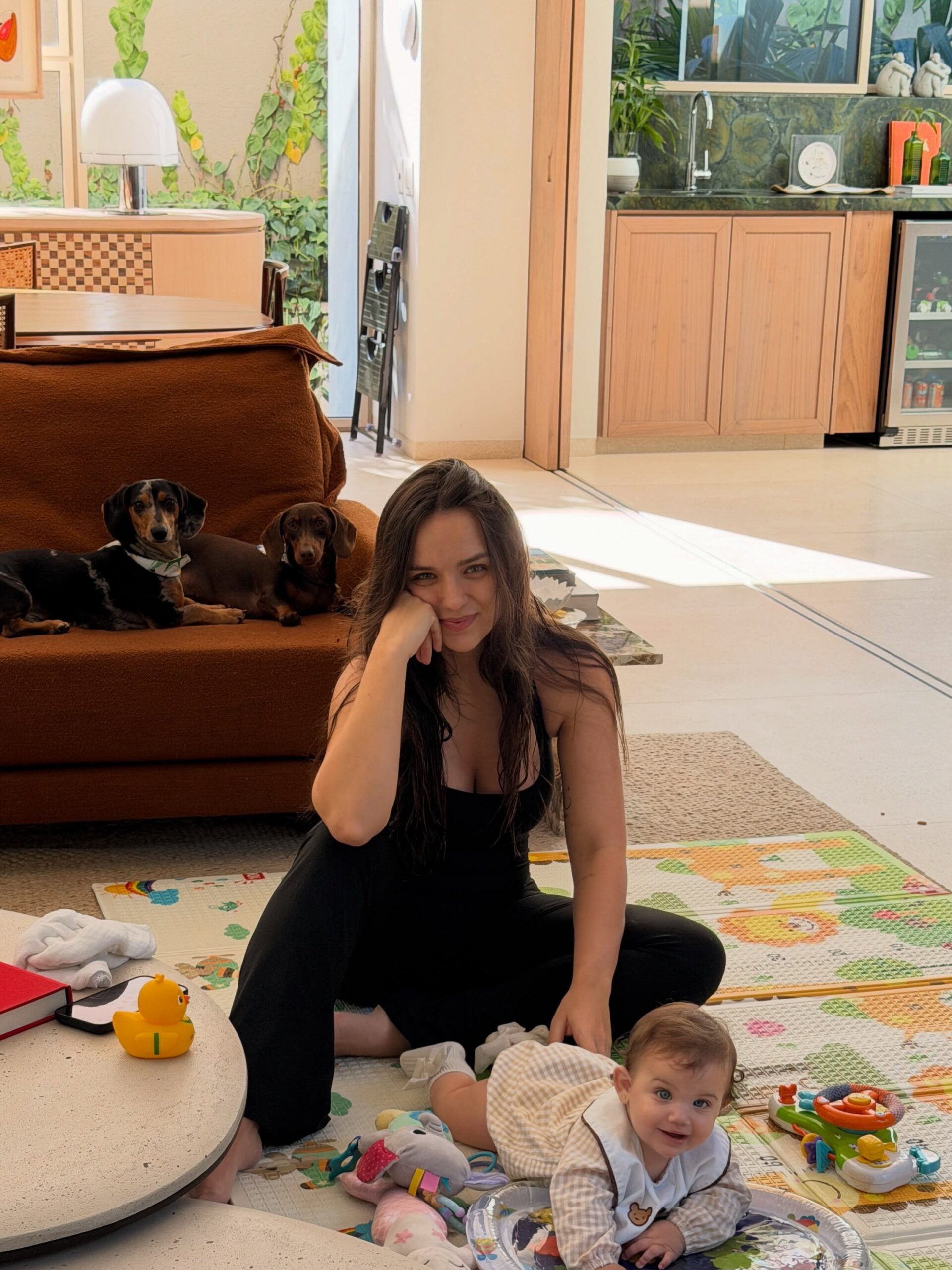 Zuza Helena é filha de Rafa Kalimann e Nattan - Foto: Reprodução / Instagram @rafakalimann 