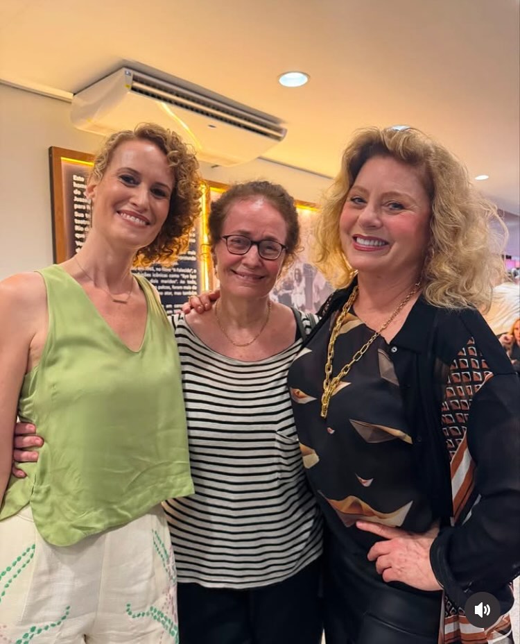 Renée de Vielmond com a filha, Mariana, e a atriz Vera Fischer - Foto: Reprodução / Instagram @verafischer