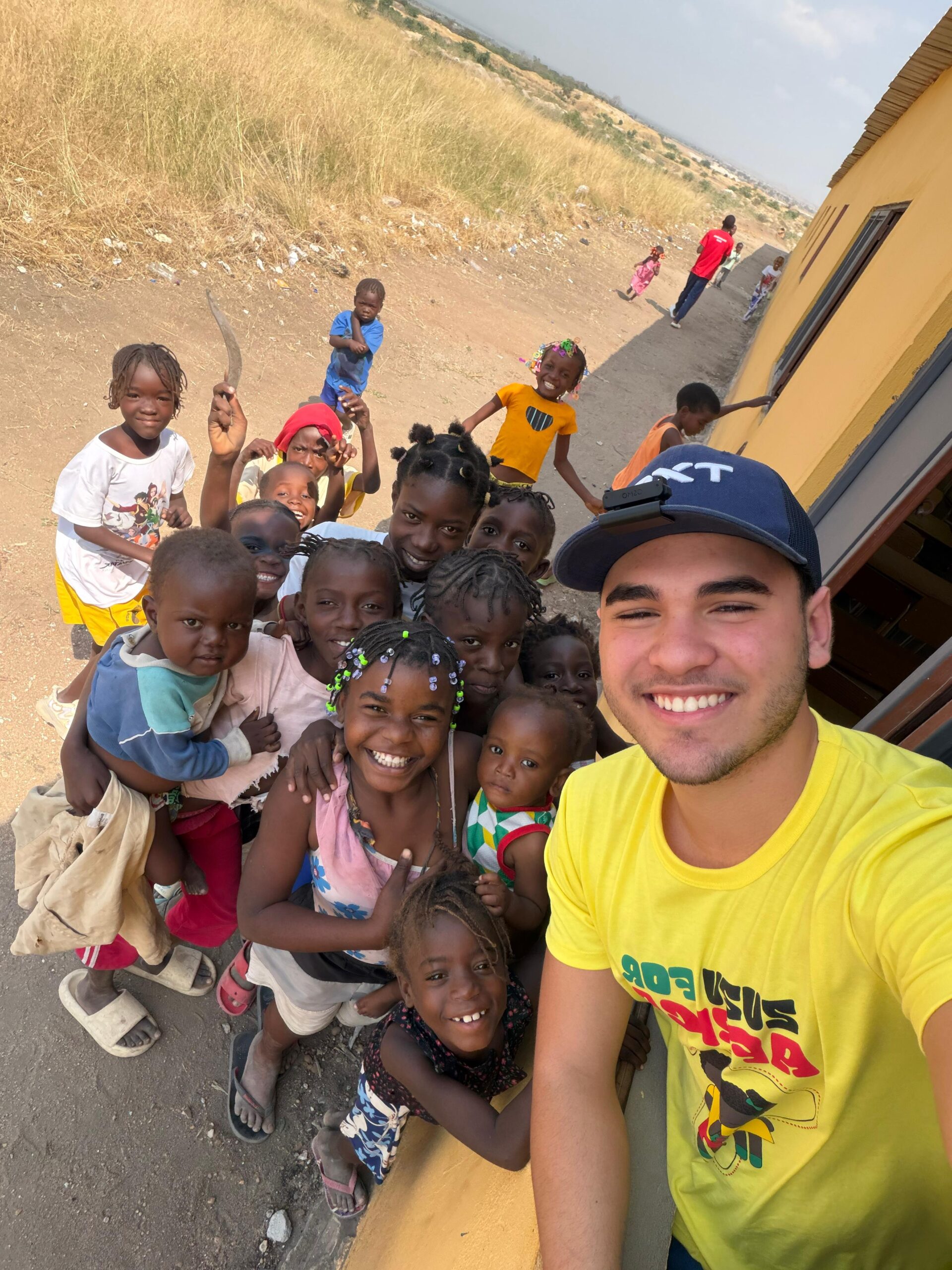 Thiara Palmieri leva o filho, Heitor, para missão humanitária em Angola - Foto: Divulgação