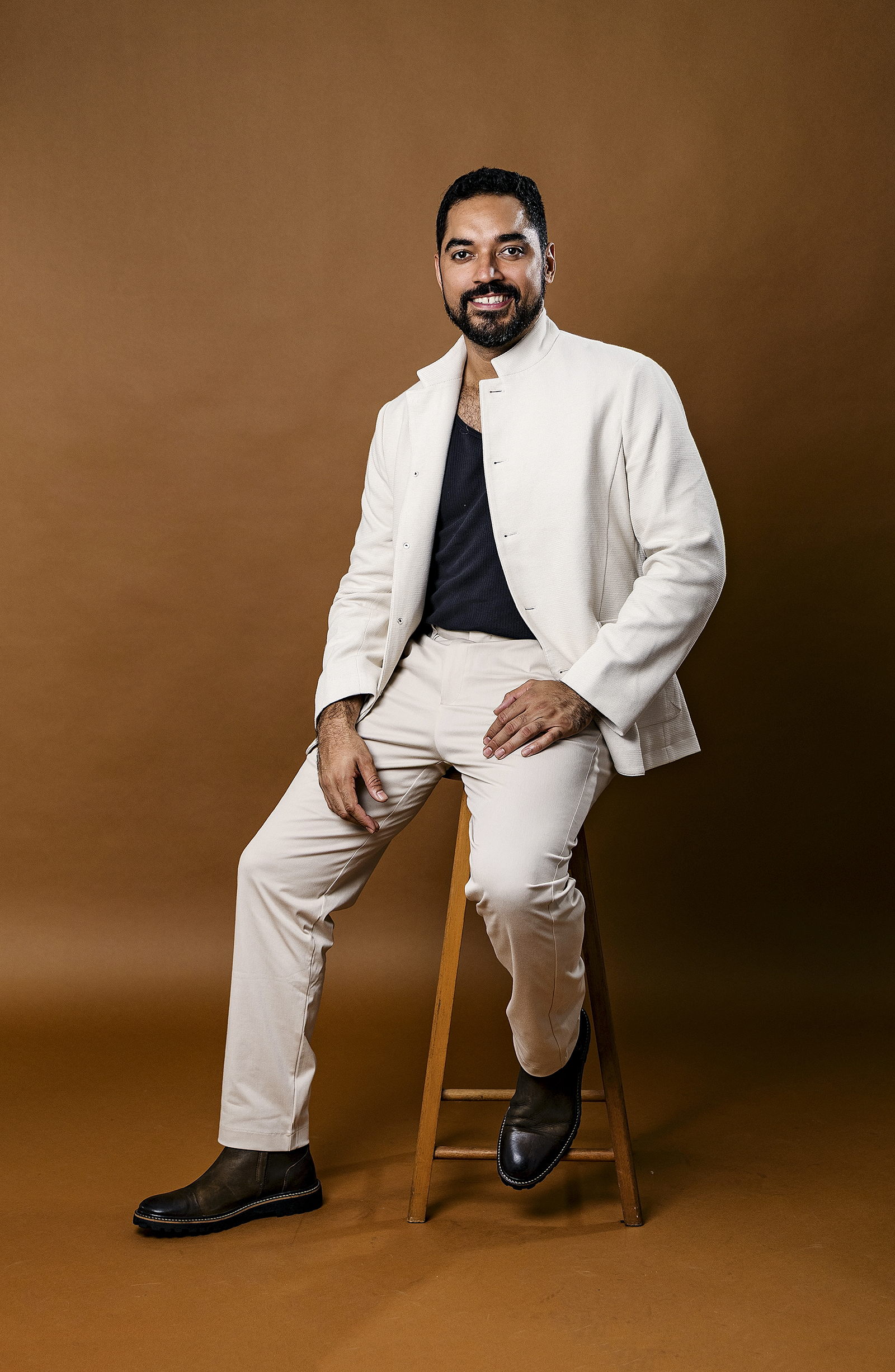 Thomás Aquino - FOTOS: NANDA ARAUJO FOTOGRAFIA; STYLING SAMANTHA SZCZERB; AGRADECIMENTOS: DEMOCRATA, OTT E OFICINA