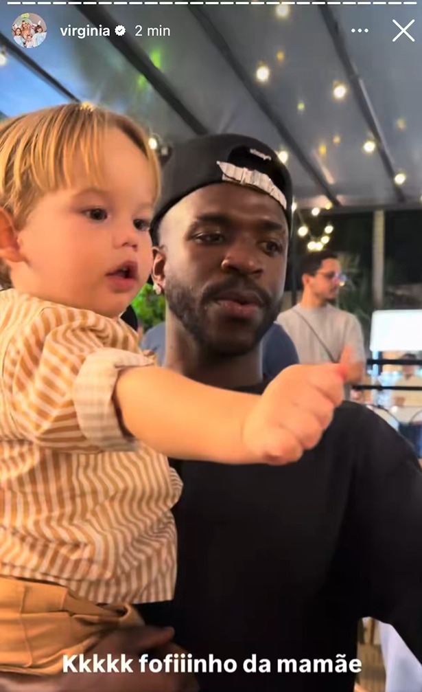 Vini Jr com o filhos caçula de Virginia - Foto: Reprodução / Instagram @virginia 