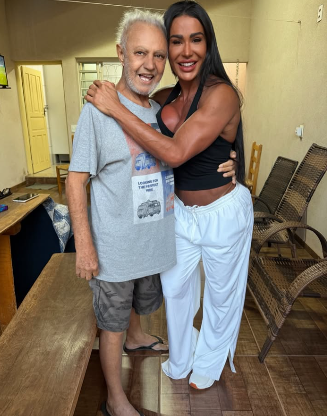 Gracyanne Barbisa e o pai - Foto: Reprodução/Instagram