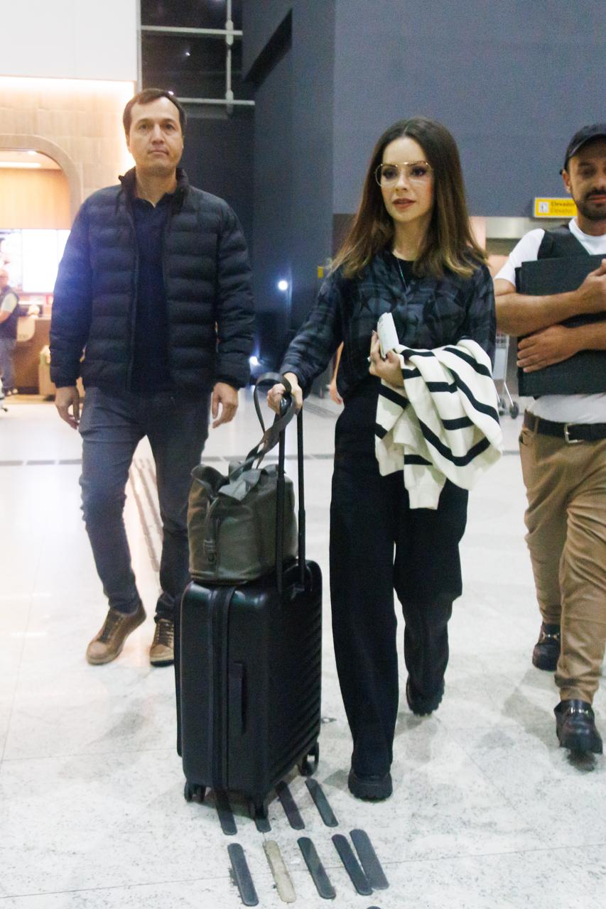 Sandy no aeroporto - Foto: Brazil News