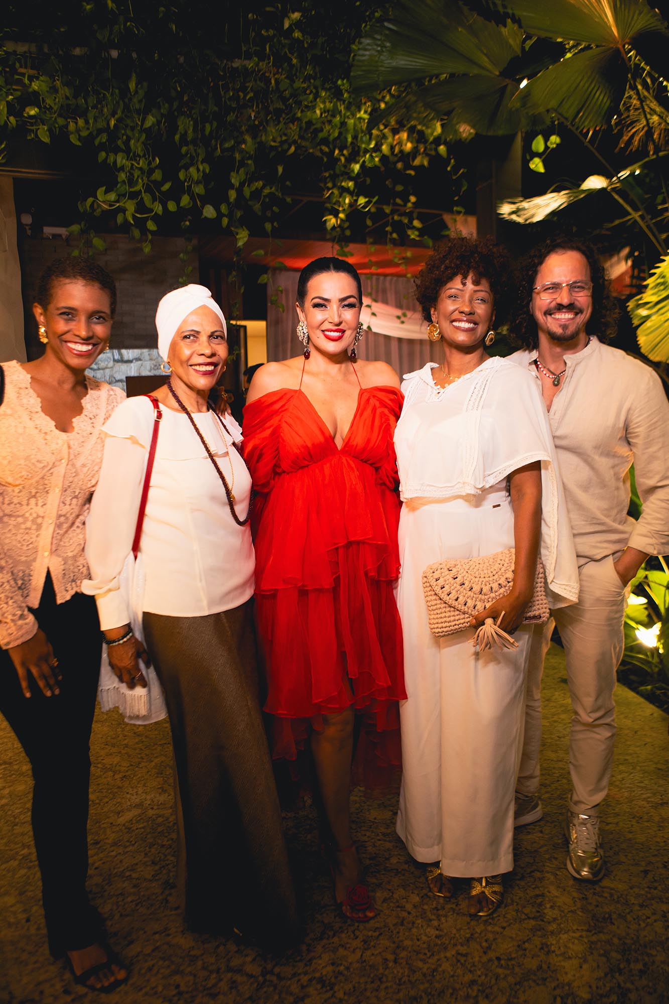 Gardênia Cavalcanti com a família de Isabel Fillardis - Foto: Improvemntbr