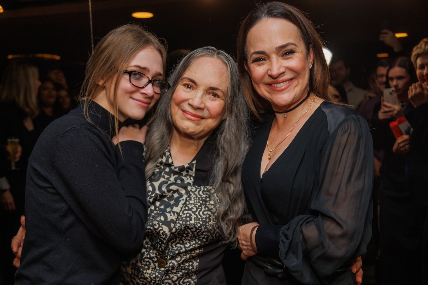 Manuela Goldflus, Regina Duarte e Gabriela Duarte — Foto: Patricia Devoraes/BrazilNews