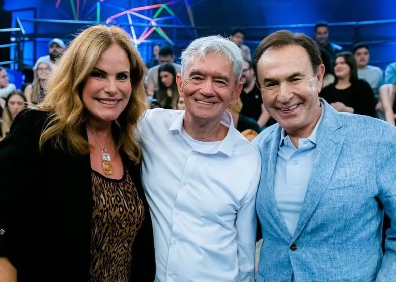 Renata Ceribelli, Amaury Jr. e Serginho no Altas Horas — Foto: Reprodução: Globoplay
