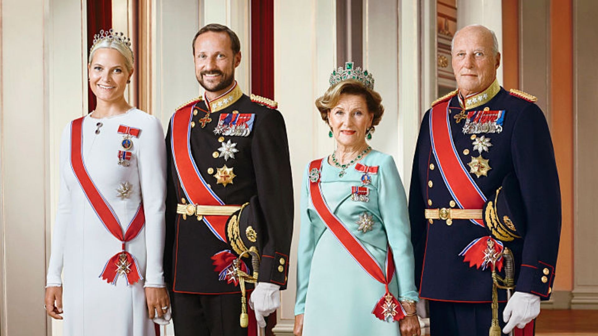 Mette-Marit, Haakon, Sônia Haraldsen e Rei Harald V - Foto: Getty Images