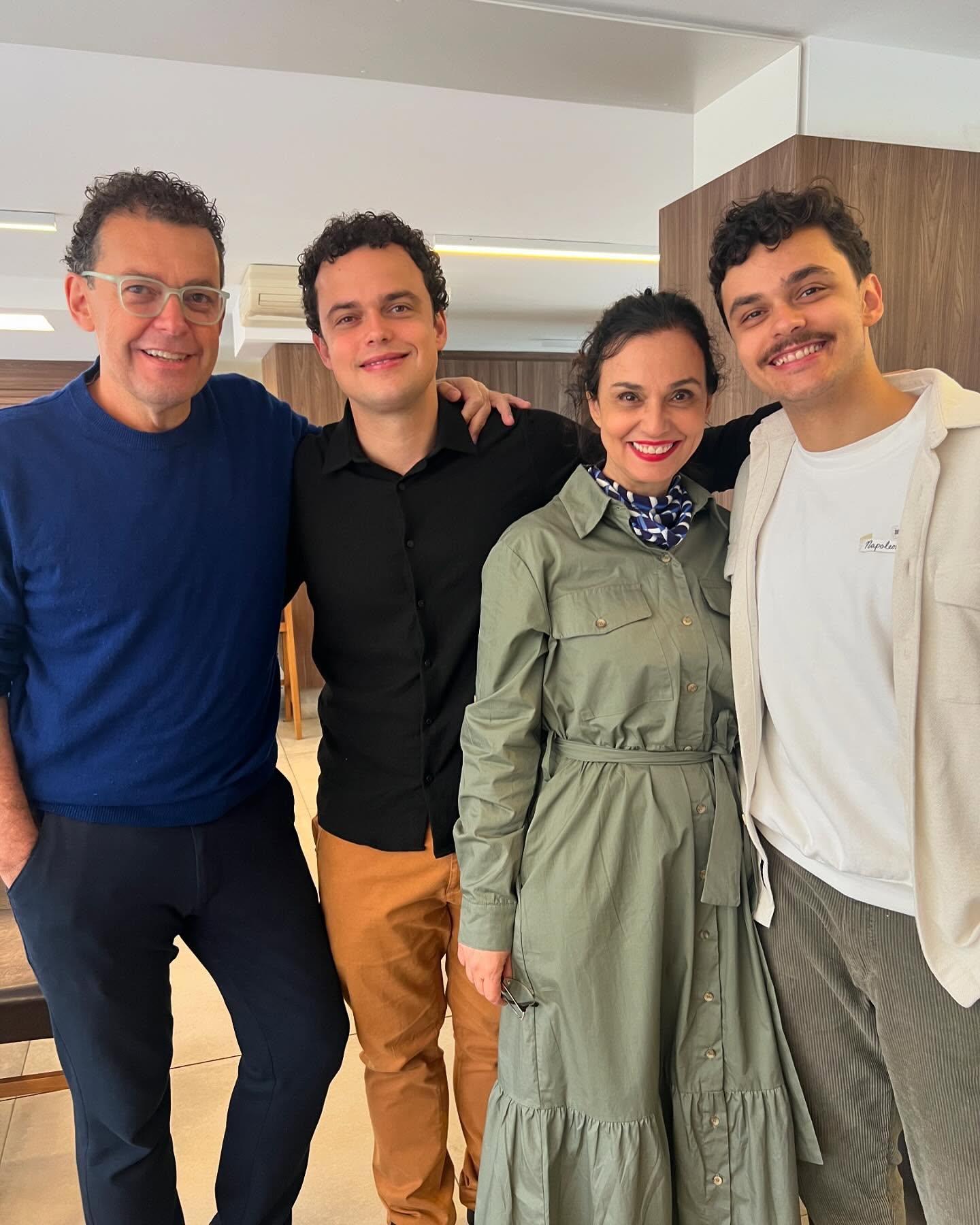 Yara de Novaes com o ex-marido, Fernando Rocha, e os filhos, Pedro e Rafael — Foto: Reprodução/ Instagram