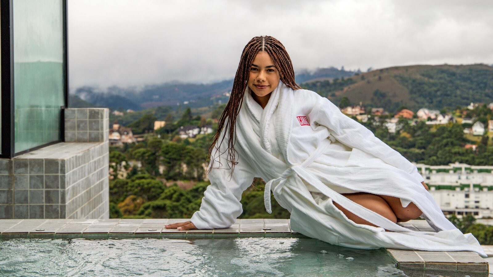 Alana Cabral revela o sonho por tr&aacute;s do contrato&nbsp;com a Globo