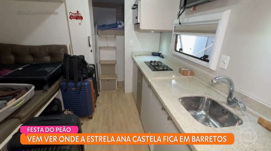 Ana Castela está acampada com amigos em Barretos — Foto: Globo