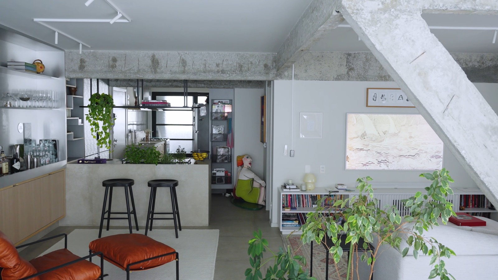 Apartamento de Bruno Fagundes em São Paulo - Foto: Reprodução / YouTube / Casa Vogue Brasil