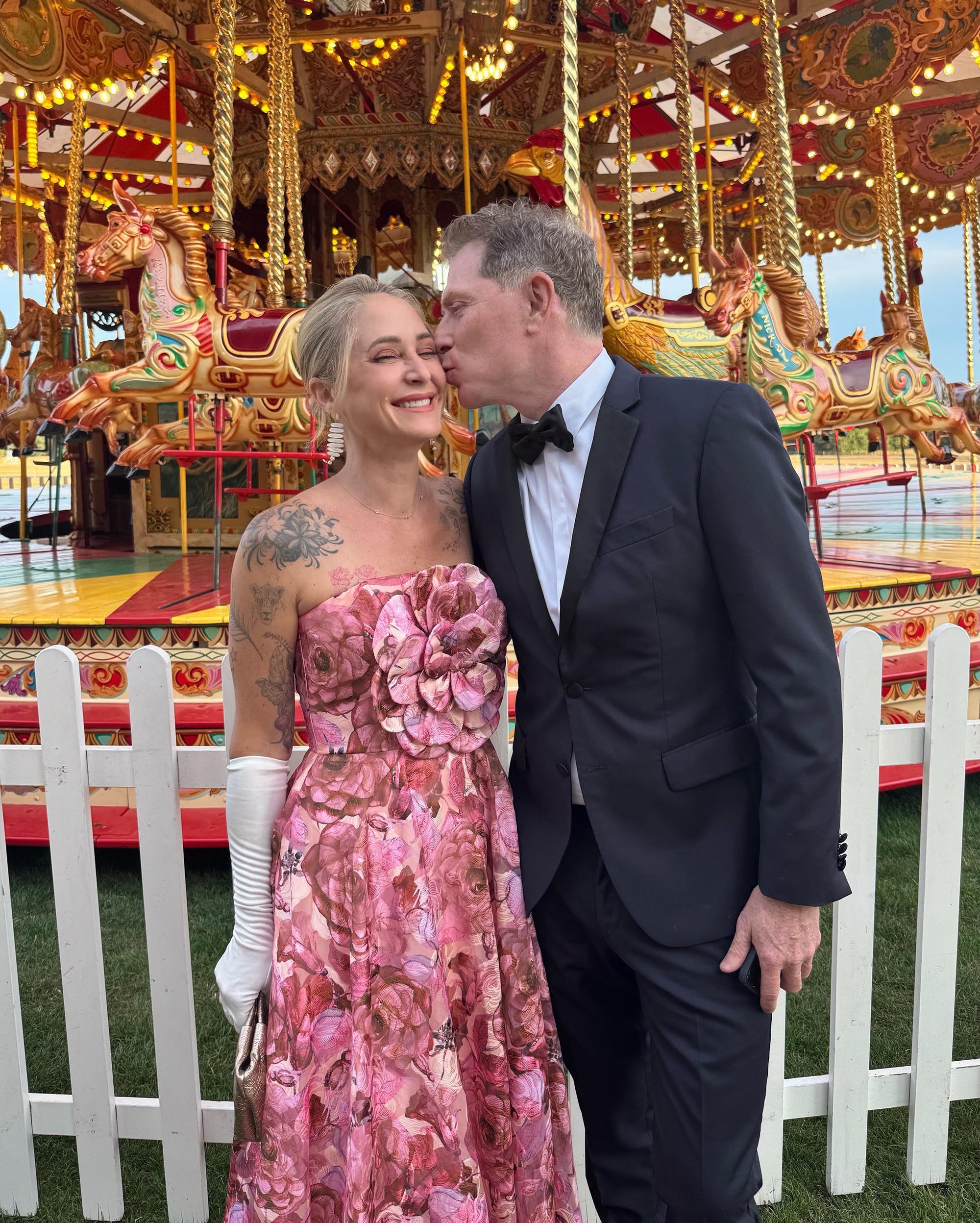 Bobby Flay com a namorada, Brooke Williamson - Foto: Reprodução / Instagram
