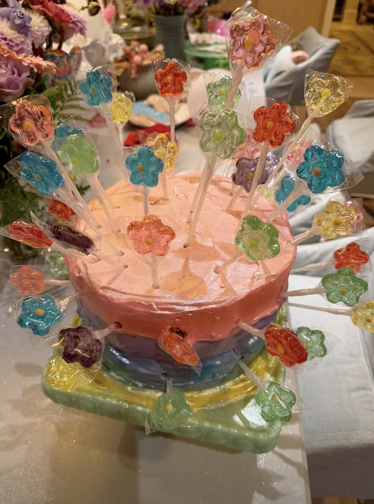Blake Lively faz seu próprio bolo de aniversário - Foto: Reprodução / Instagram