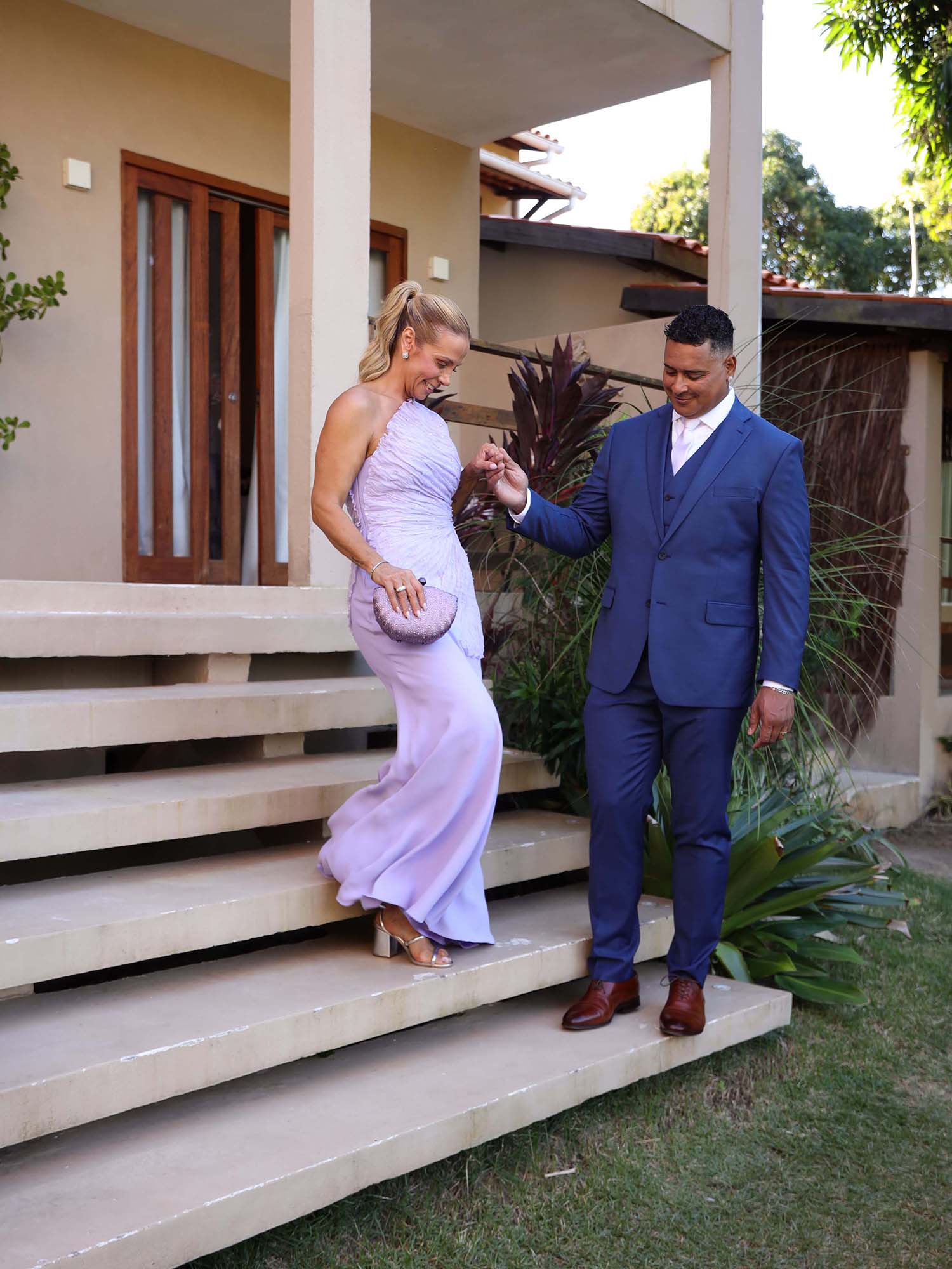 Carla Perez no casamento do filho, Victor Alexandre - Foto: Reprodução / Instagram; @andre_assis
