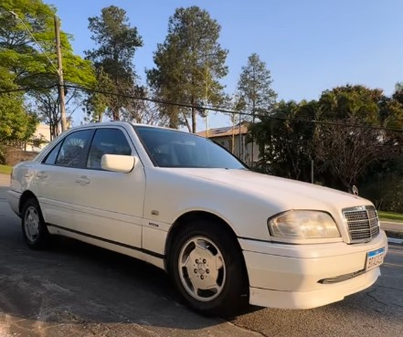 Fiuk vendeu Mercedes C280 Sport por R$ 51 mil - Foto: Reprodução / Instagram @fiuk