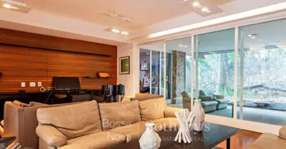 Casal de Gal Costa no Jardim Europa, em São Paulo - Foto: Bossa Nova Sotheby's International Realty