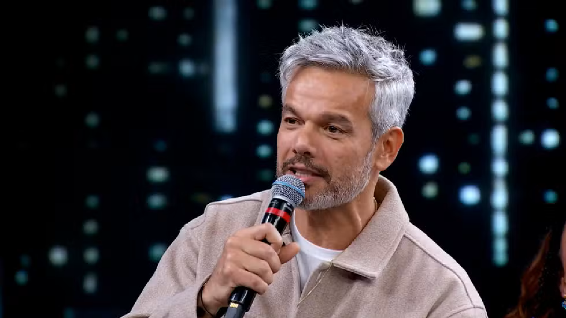 O apresentador Otaviano Costa no palco do Domingão com Huck - Foto: Globo