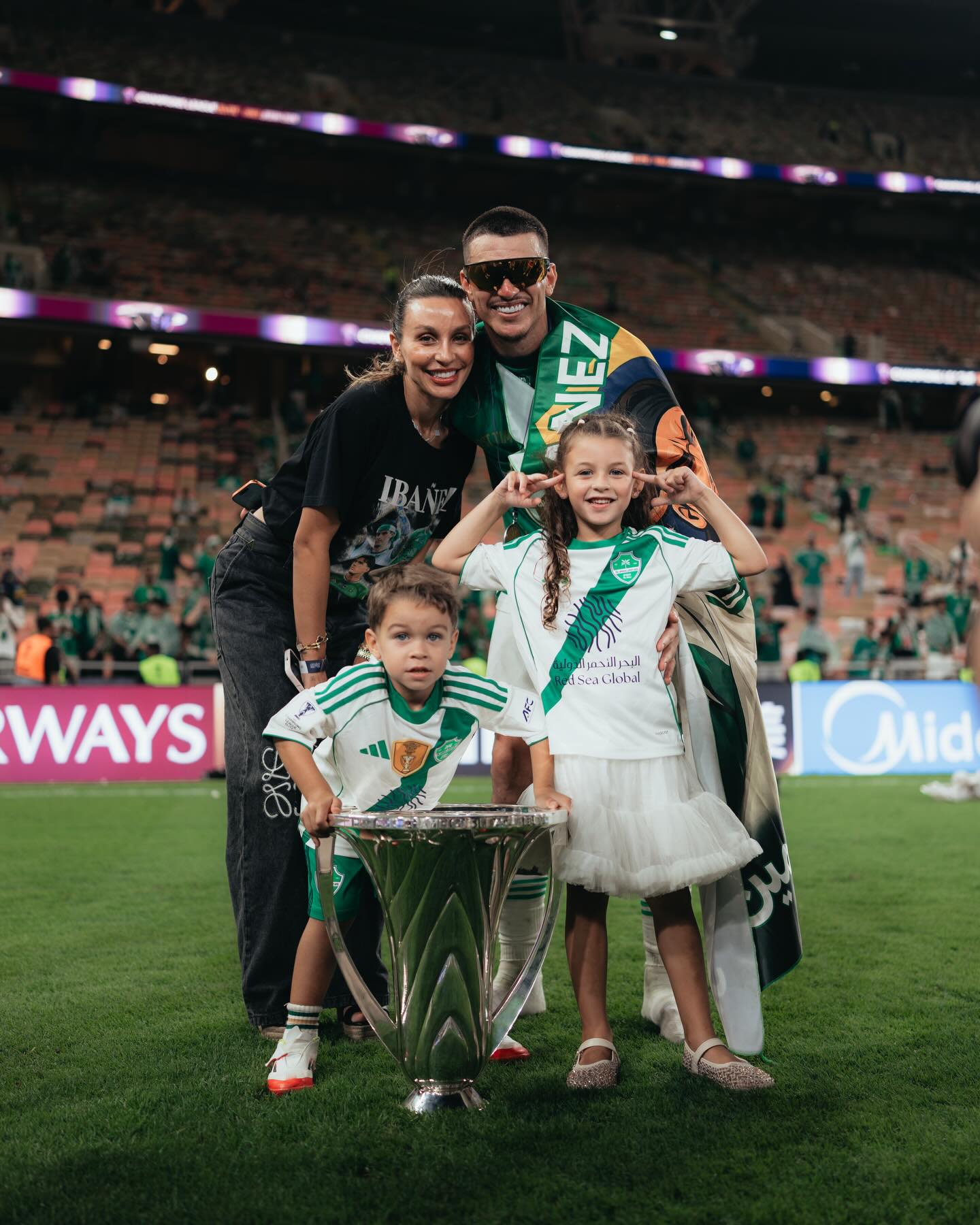 Roger Ibañez com a esposa, Bruna, e os filhos do casal - Foto: Reprodução / Instagram @ibanez41oficial