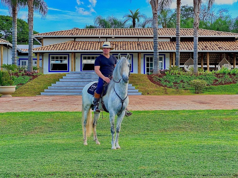 Eduardo Costa em sua fazenda em Minas Gerais - Foto: Reprodução / Instagram @eduardocosta 